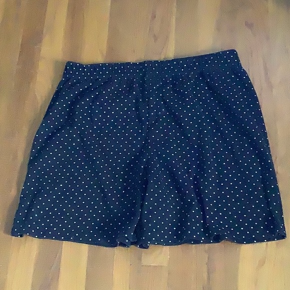 Fashion Formulas Shorts and Tank Top Set. Size 1X - Picture 5 of 6